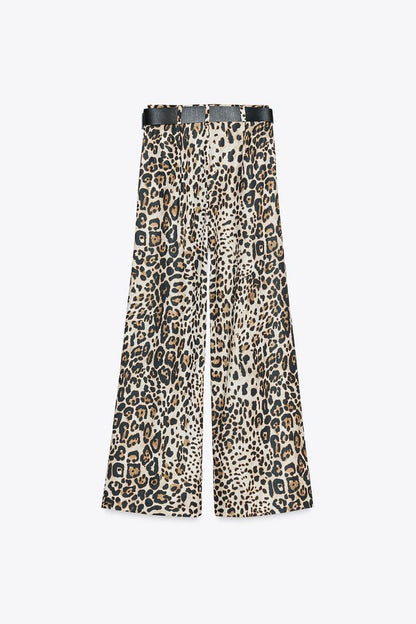 Pantalón ancho satinado con cinturón