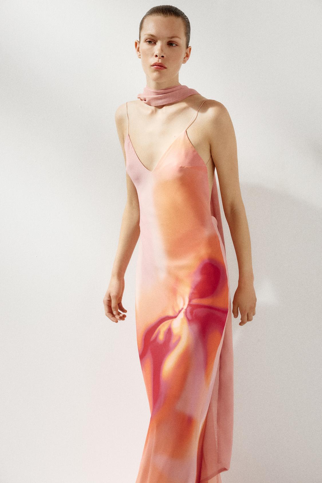 Vestido largo estampado con foulard a juego